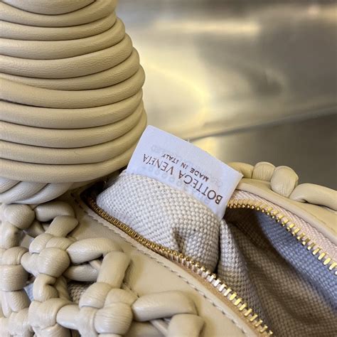 Discreet Packaging BOTTEGA VENETA Clothes